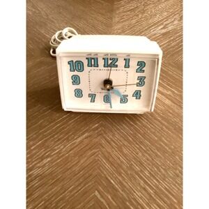 Vintage WESTCLOX Electric Alarm Clock Model 22090 Blue Numbers Made In USA
